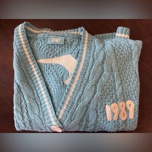 Taylor Swift Taylor's Version med/lg Blue Cable Knit Cardigan w/ 1989,T.S. Patch